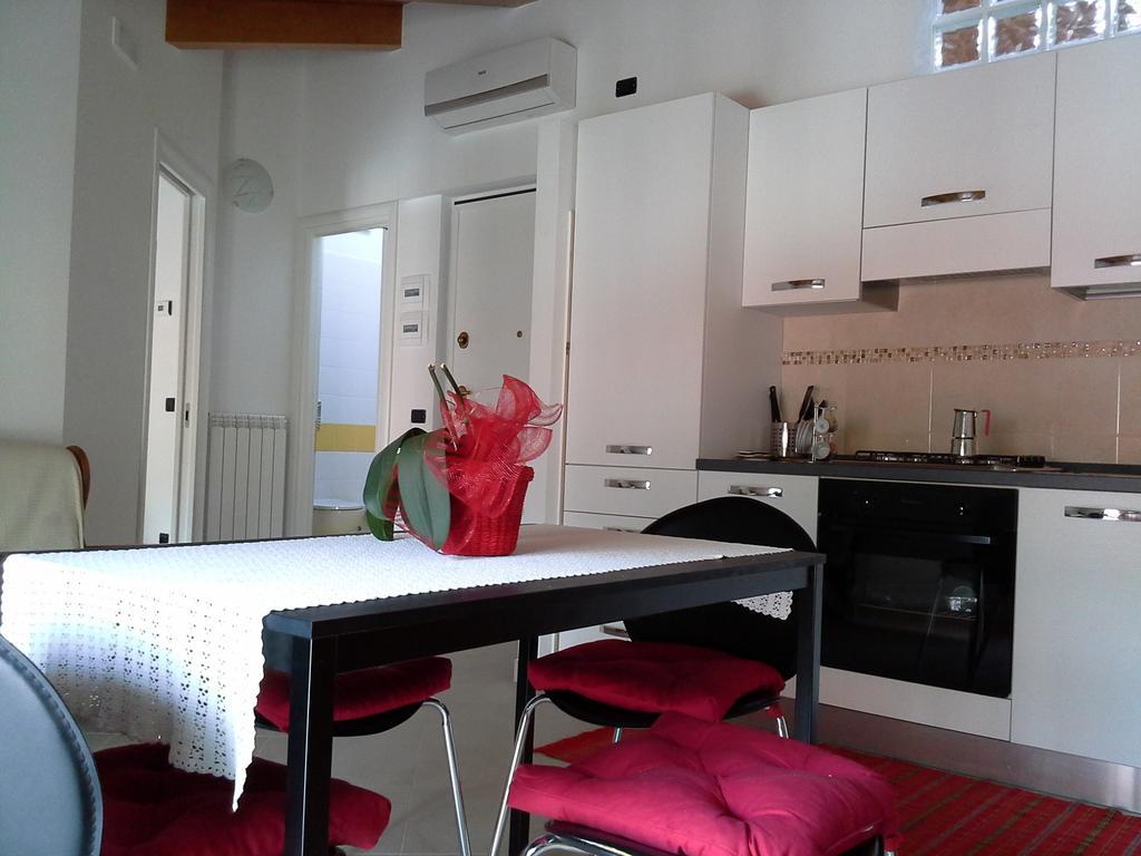 Casa Vacanze The Flea'S Home Fondi Quarto foto